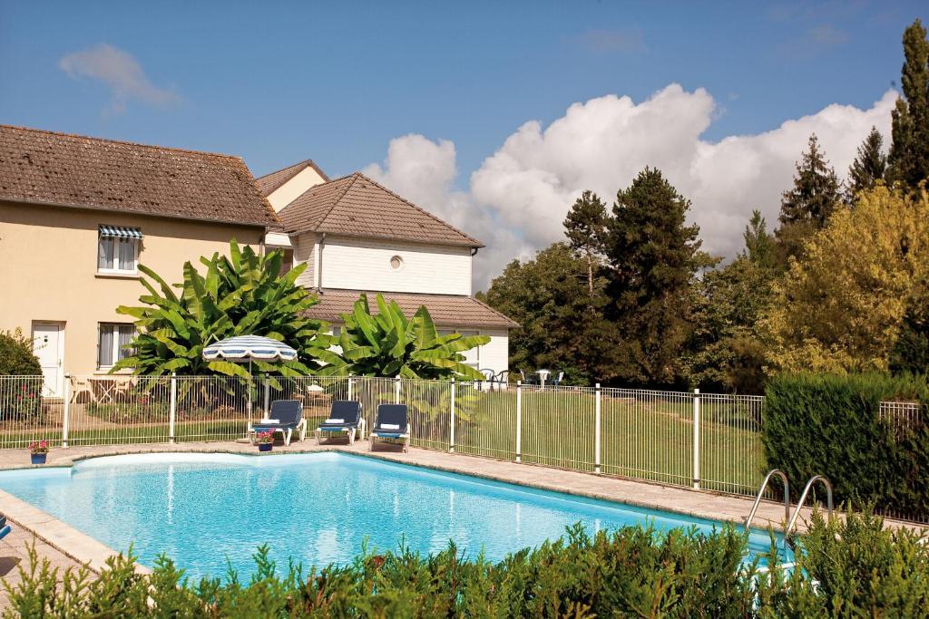 Logis Hotel Du Pont Neuf Le Veurdre Esterno foto