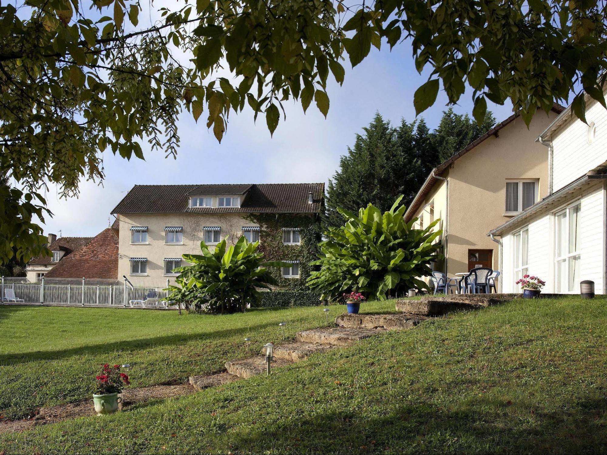 Logis Hotel Du Pont Neuf Le Veurdre Esterno foto