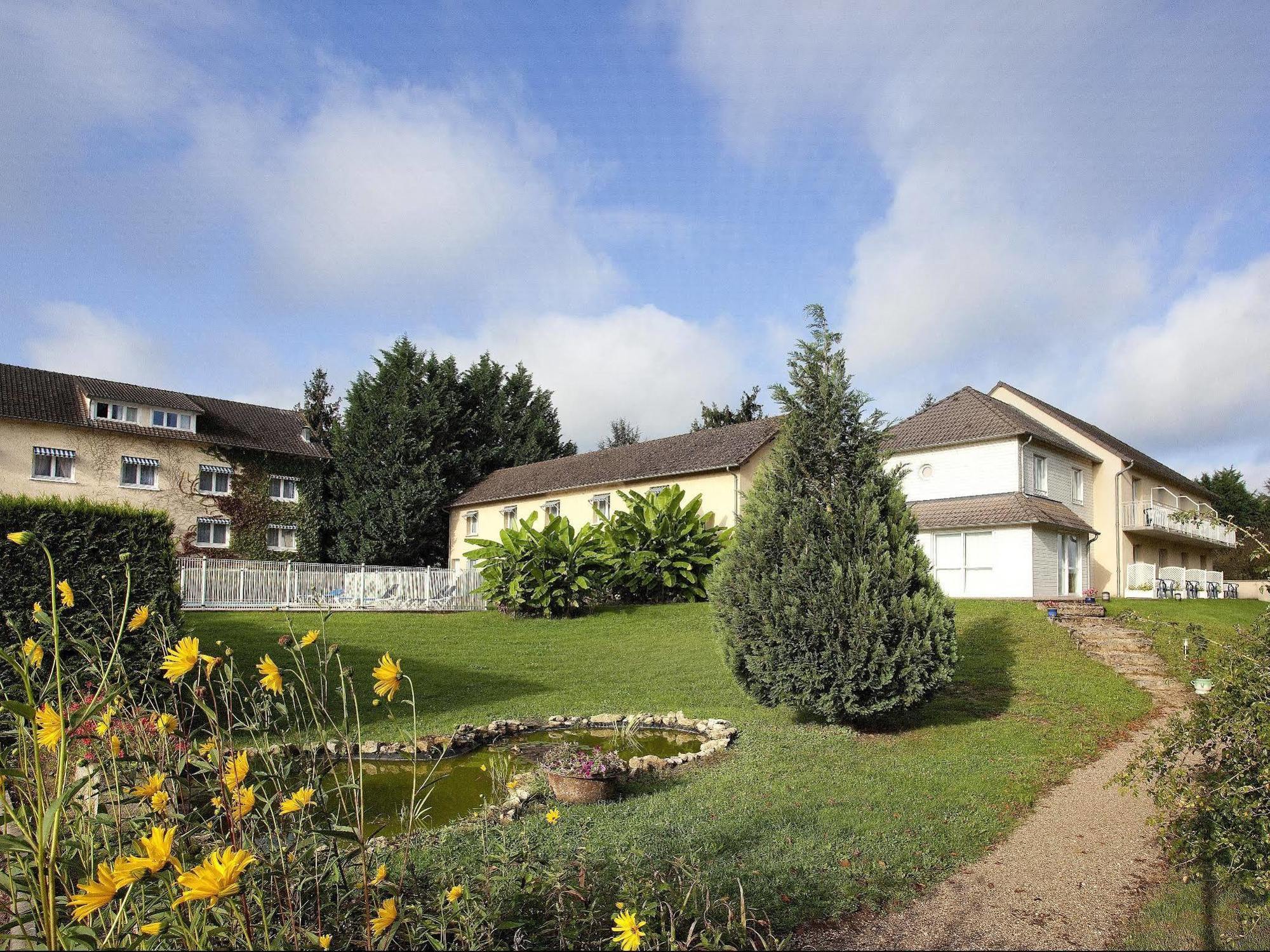 Logis Hotel Du Pont Neuf Le Veurdre Esterno foto
